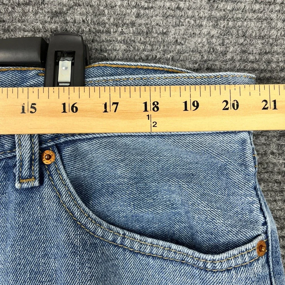 Levis 505 Straight Fit Jeans Mens 42x31 Light Wash Denim Classic Casual Everyday